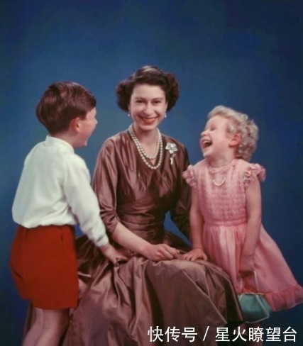 凯特|39年前,戴安娜生完孩子缝完线就忍痛抱威廉照相,上车后痛哭不止