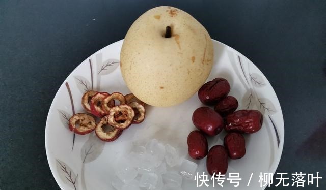 夏秋|夏秋交替,多忙都要常喝汤,雪梨和山楂搭配,润肺清燥又开胃!