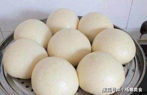 馒头|蒸馒头该用凉水还是热水?很多人都错了,怪不得馒头又硬又难吃!