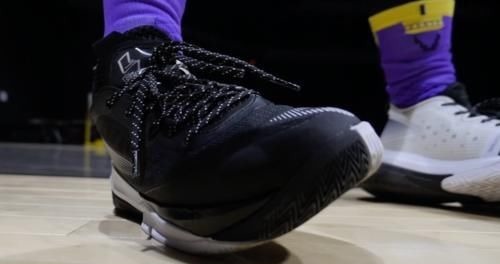 脚感 脚感最舒服的实战鞋?可你能不能硬一点啊!