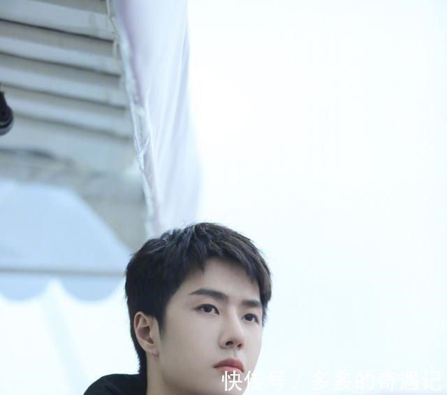 这就是街舞|王一博《天天向上》可爱治愈啵,在舟山海边散步,吃舟山美食~!