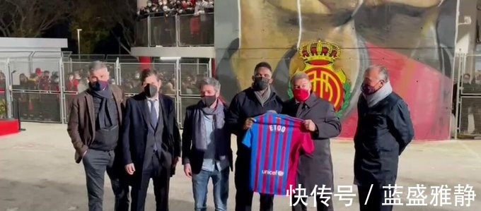 巴萨|获赠巴萨球衣后埃托奥调侃拉波尔塔你又一次签下了我!