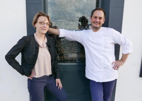 他曾是同学嘲笑的对象,却凭借开餐厅带动故乡经济