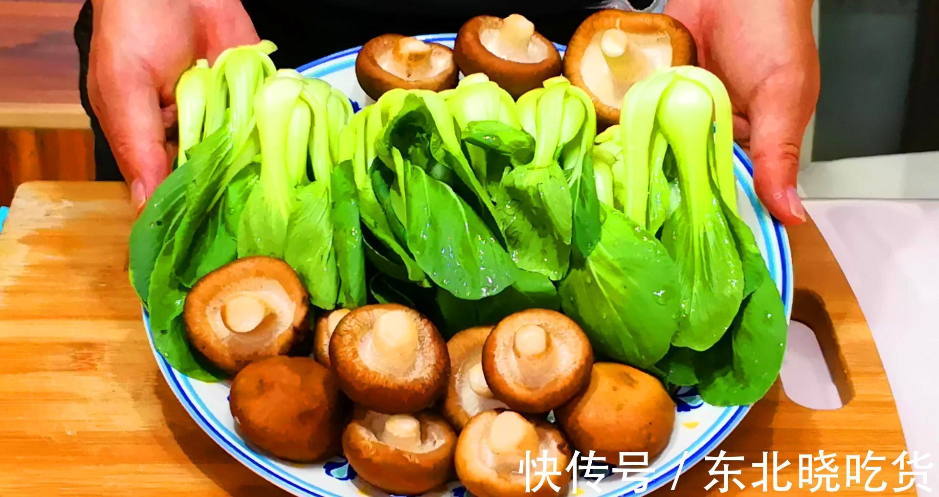 怎样炒好一盘青菜?最忌直接下锅,教你2方法,又脆又好吃还不黑