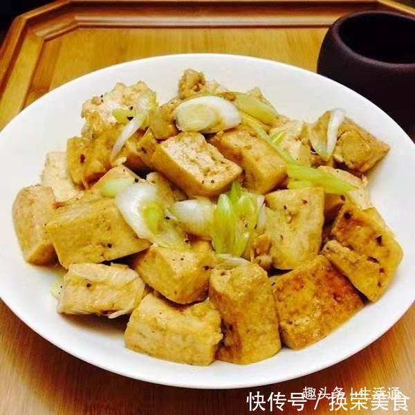 吃到你停不下来的好吃，农家豆腐美味独特，营养又健康