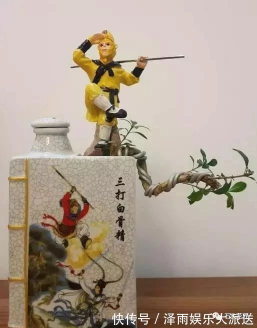 过年家里有“酒瓶”，教你10分钟做“花盆”，比买的还“好看”