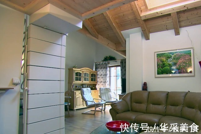 楼梯|只需一个按钮,能把立柜变成旋转楼梯,不占地又实用!