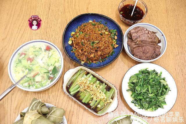 不含糊|高考生的晚餐不含糊,快手妈妈25分钟搞定4菜1汤,荤素搭配合理