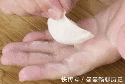 调饺子馅,一定要放入这3样东西,鲜香多汁没腥味!