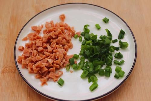 花生油|早起10分钟，做2笼小花卷，咸香柔软，搞定全家早餐主食