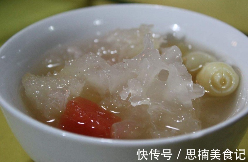 银耳|怀孕阶段,有4样食物多吃能补充叶酸,促进宝宝发育,孕妈要舍得