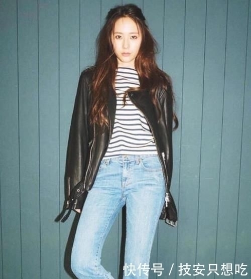 高跟鞋 穿紧身牛仔裤的小姐姐,看起来气质优雅,简约却不单调