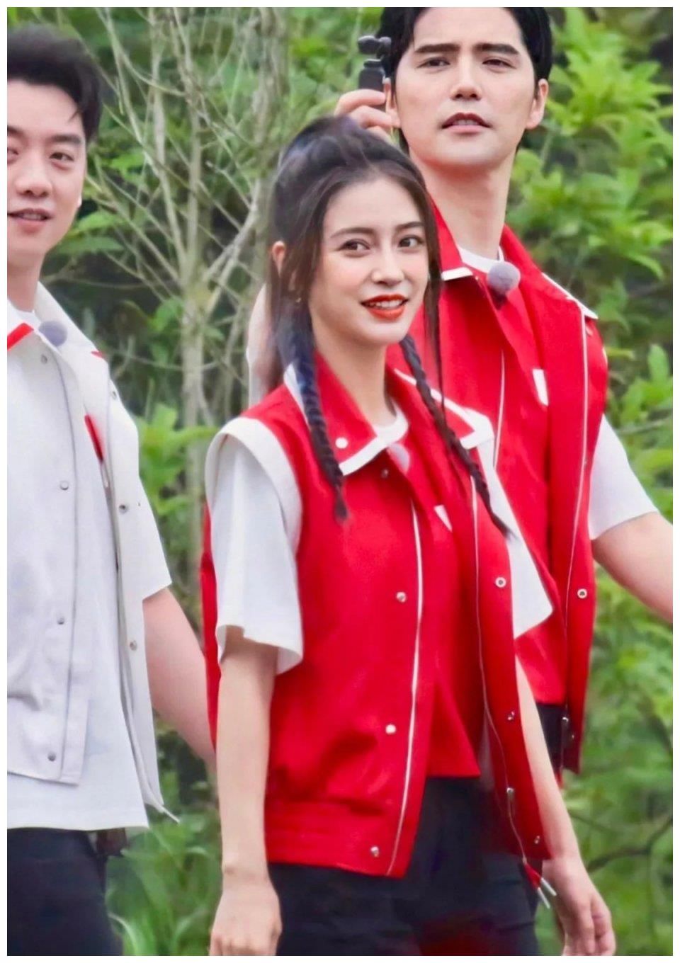 鱼尾纹 baby《奔跑吧》路透生图憔悴，鱼尾纹明显，精修图美瞳吓人