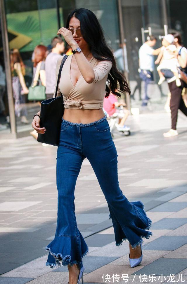 穿搭 展现个性的打底裤穿搭青春感十足,彰显民国名媛风采,引人注目