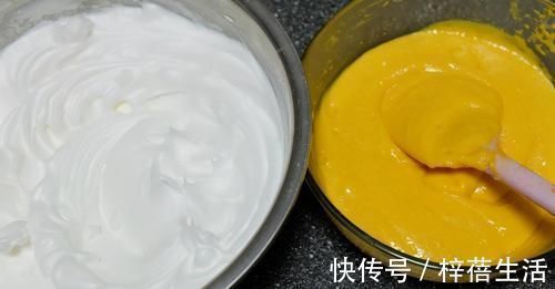 不用烤箱就可制作好吃的早餐蛋糕,简单轻松,直接告别喝粥式早餐