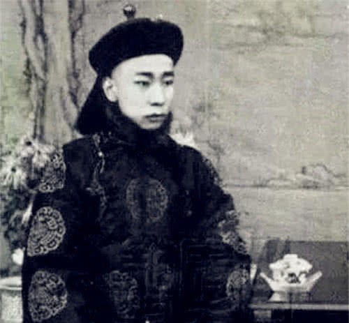 在位|溥仪上一任皇帝不是光绪，而是慈禧选出的他，仅在位3天