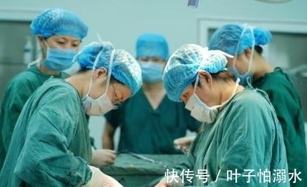 女子|女子生完孩子肚子疼,医生拍片坚持后,傻住