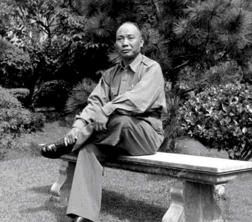 国民党|张灵甫孟兵败良崮，国民党军25师师长黄伯韬真的是见死不救吗？