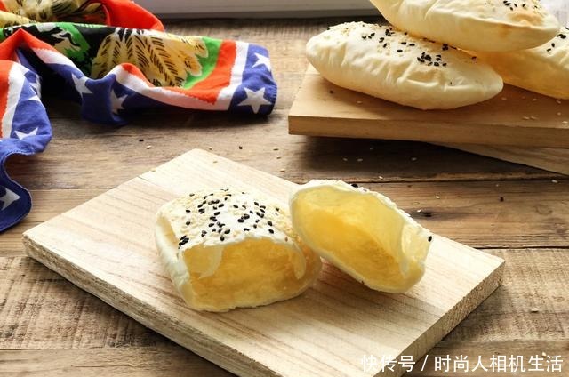  做法|面粉换个做法，个个空心，鼓大泡，咬一口酥掉渣，比面包好吃