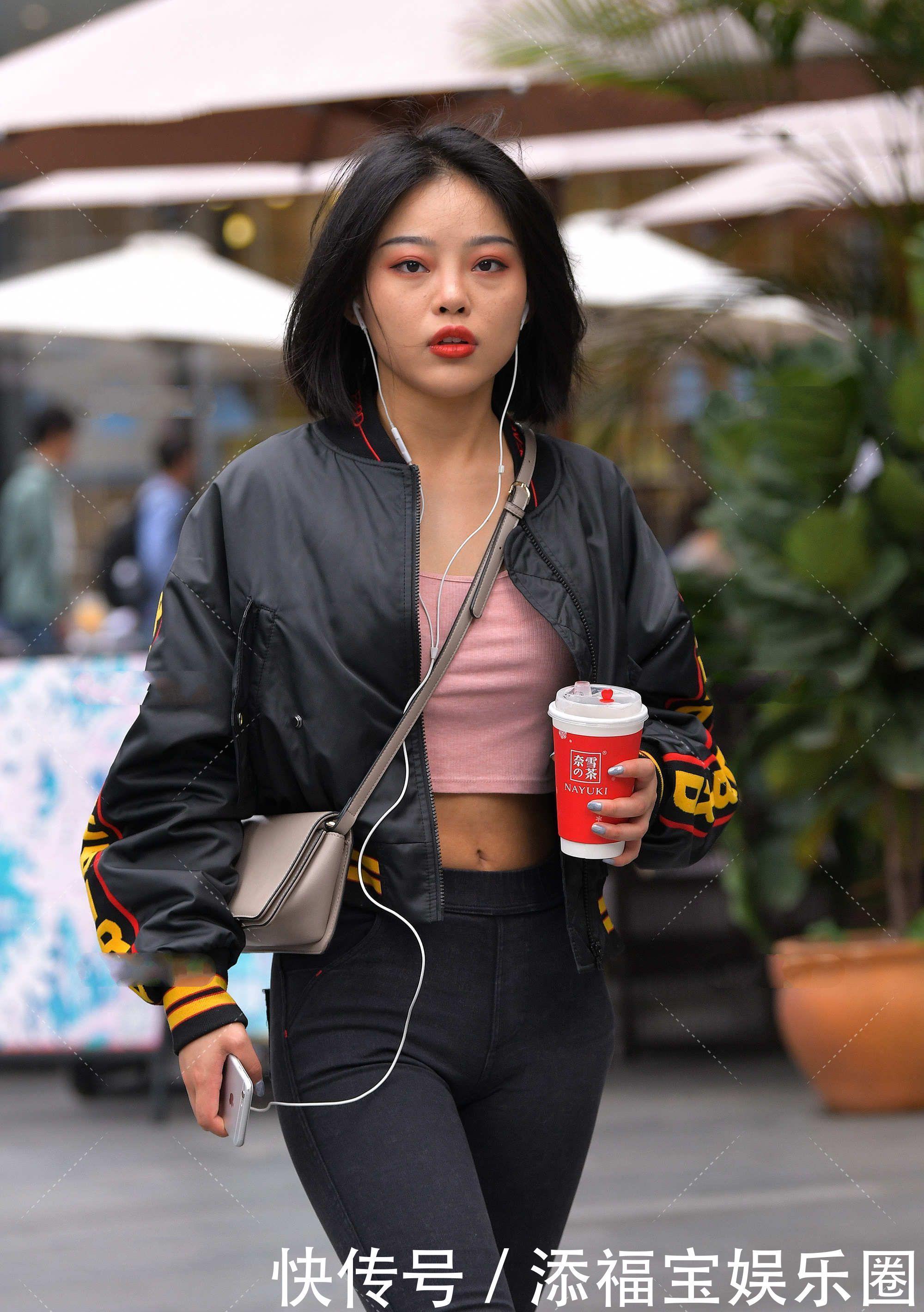 短款夹克衫混搭过膝长筒靴,显腿长