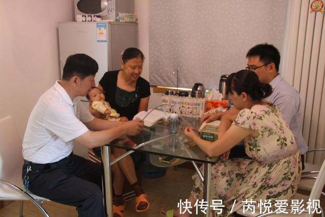 中国人|夫妻都是独生子,双胞胎儿子一个随父姓一个随母姓,婆家爽快答应