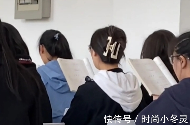 羊毛卷 当代女大学生发型一览,流行趋势逗乐网友:越看越像70后!