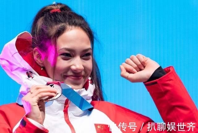 上曲|16歲少女放棄美籍加入中國(guó)籍，僅3個(gè)月，就為中國(guó)拿下3枚金牌