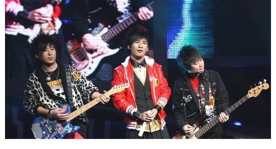 “音乐怪才”大张伟,一首静止让潘玮柏五体投地,伊能静现场邀歌花儿乐队_网易订阅