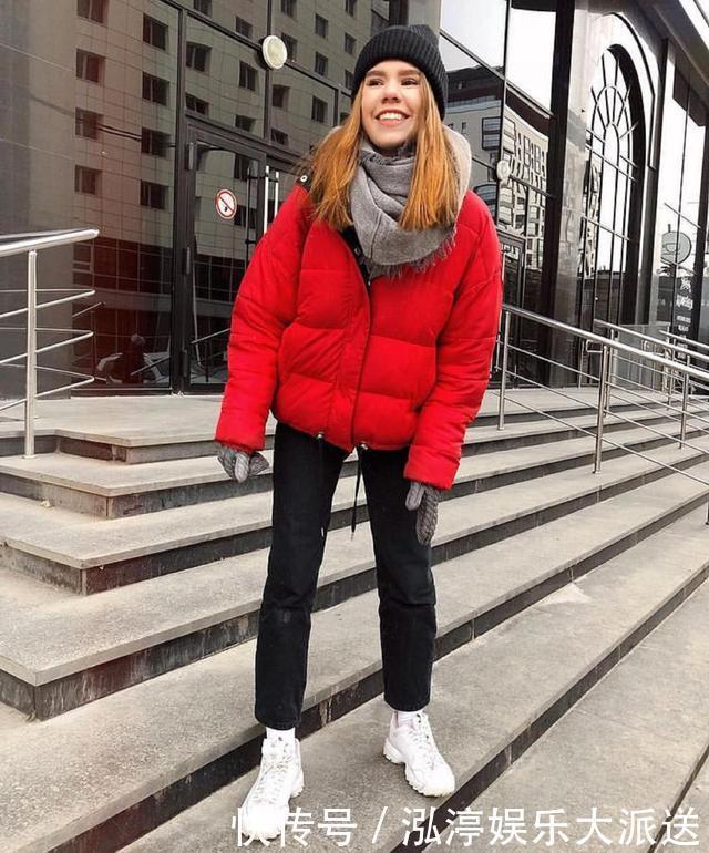 不管大衣还是羽绒服，女人少买黑色，这3种颜色更高级，洋气减龄