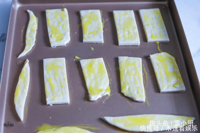 特别|不用揉面不用开酥,教你做层层分明,酥脆掉渣的杏仁酥,零失败