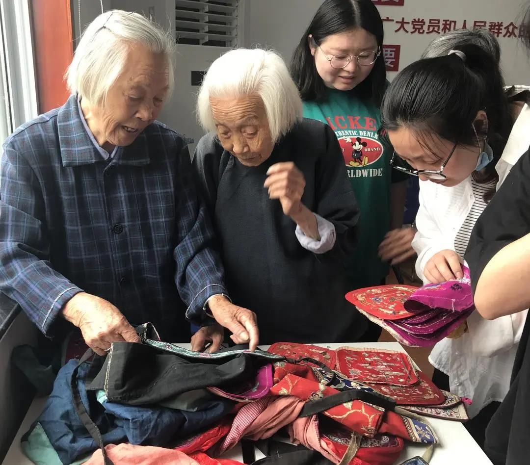 非物质文化遗产|嘉兴秀洲：传承弘扬非遗文化，《洪合围裙腰带绣》出版