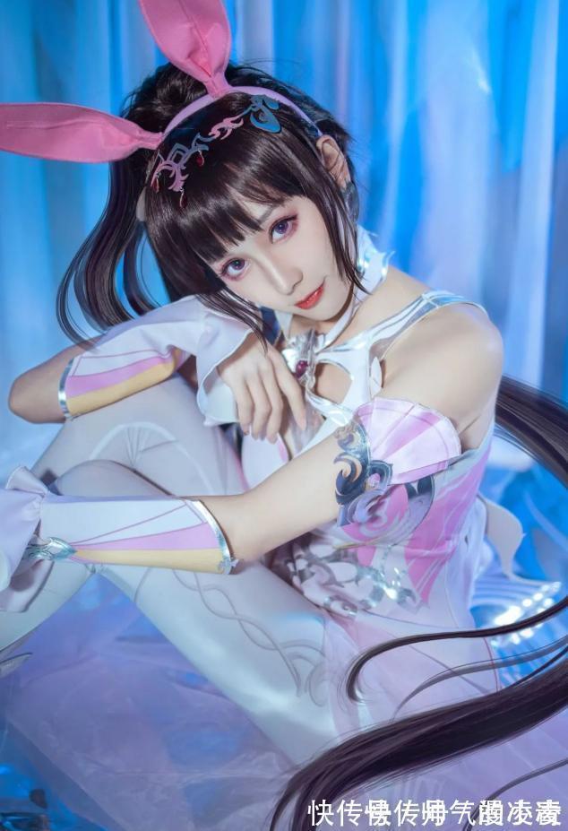 小姐姐|《斗罗》美女COS小舞,颜值超标,身材傲人,粉丝:心动的感觉