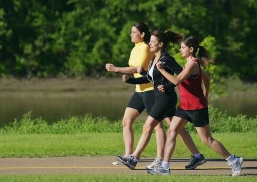子宫内膜|女性例假期间，流出的一股血块是什么？女性朋友不妨早了解