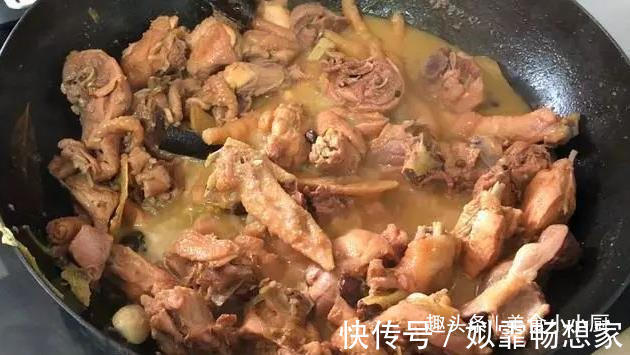 炖鸡时,有人直接炖,有人焯水,全不对,教你最正确做法,老香了