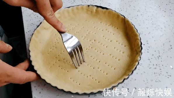 风味|家里有南瓜的来看看,教你做风味独特的紫薯南瓜派,比蛋糕都好吃