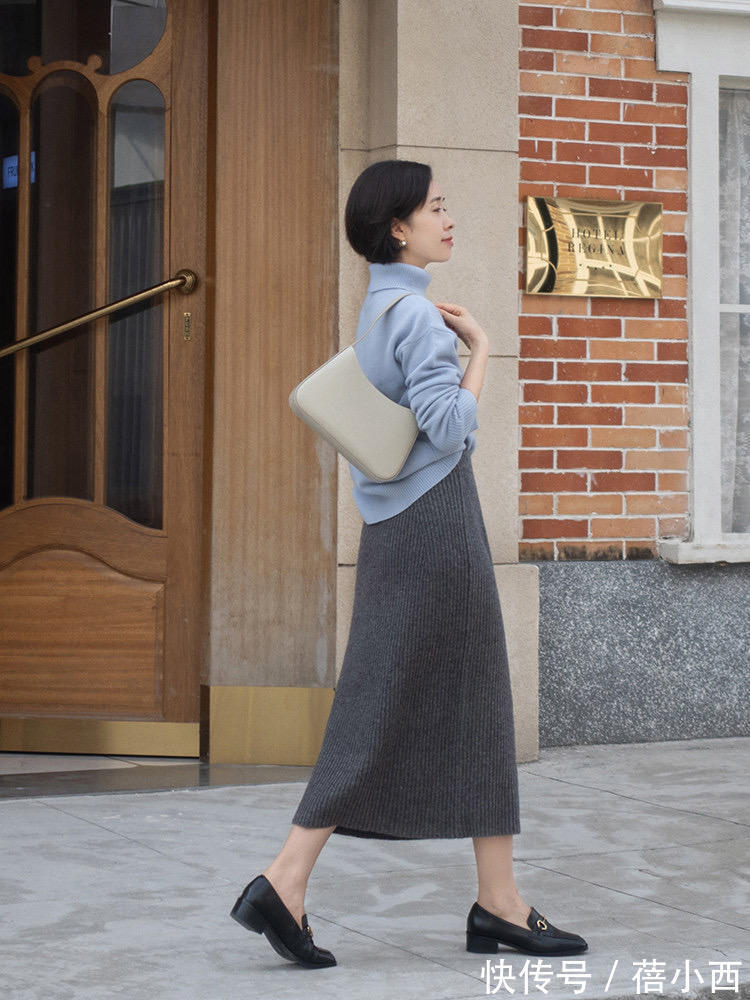 矮领 冬季少穿“紧身衣”,这3种毛衣更实用,优雅温柔还自带气质美