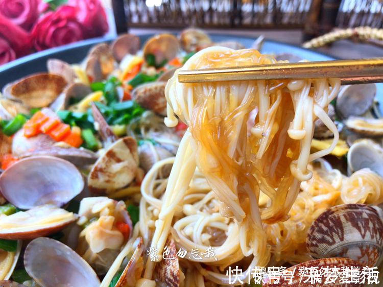 美味|花蛤最好吃的做法,不焯水不爆炒,肉质鲜嫩还美味,超解馋