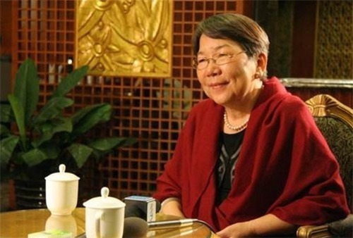 教科书|席慕蓉《愚公移山》很可怕,应移出教科书,她的理由又是什么