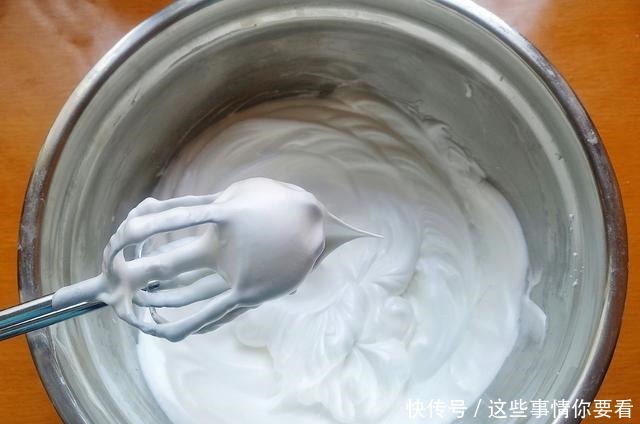 柠檬别只知道泡水喝,用来做蛋糕,滋味妙不可言,口味清新好喜欢