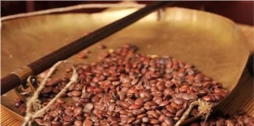 天然|半夜老是醒,早上醒太早都算失眠,喝水撒一把这种天然食材睡得香