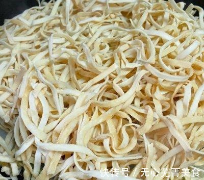 面条|排骨豆角焖面这么做最好吃，一般人我不告诉他！