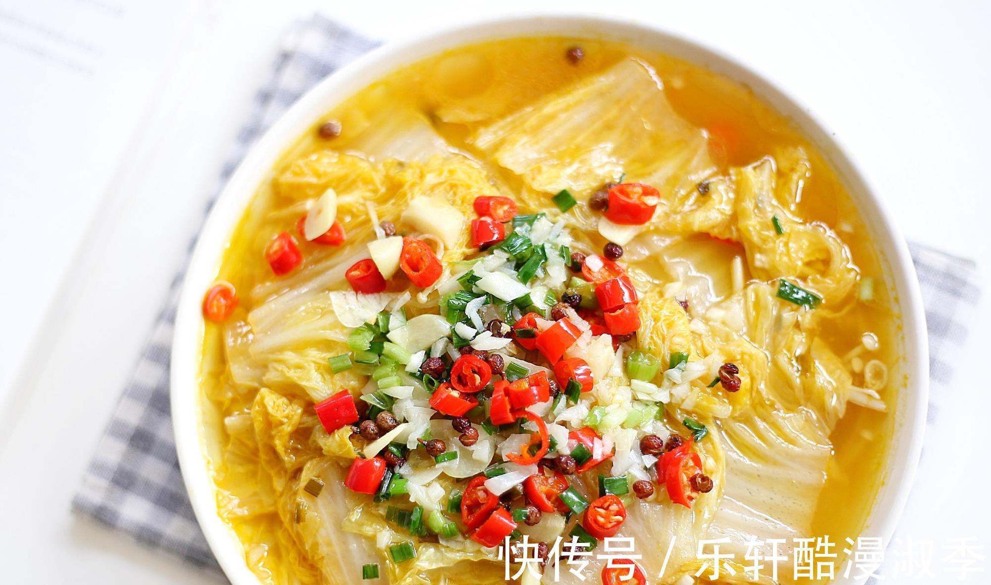 诱人|大白菜这做法绝了，色泽金黄，鲜香诱人，天热这么吃开胃又下饭