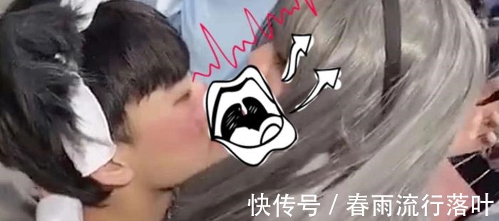 二次元|新人女coser与男子摆不雅动作,道歉声明很硬请尊重我个人爱好