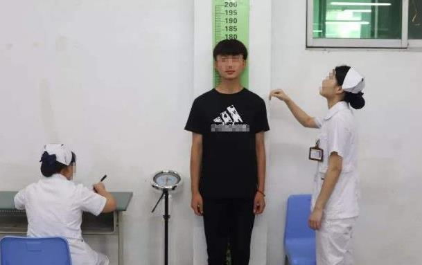 积食|11岁男孩半年长高14cm,儿科主任:3种食物助长高,日常可以多食