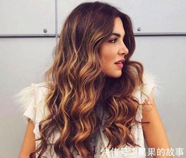 太阳红|春节发型如何搭配色彩来刷新自己?20款热门发色让你轻松做出决定