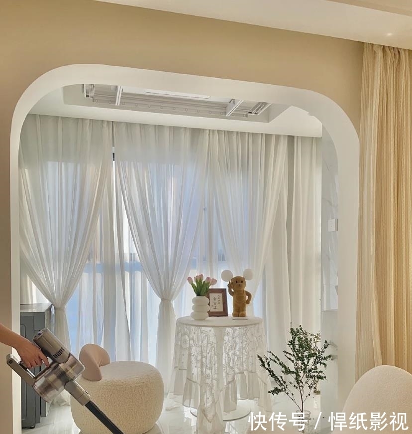 飘窗垫|这是我们见过最浪漫的132㎡法式装修，屋内干净到“一层不染”