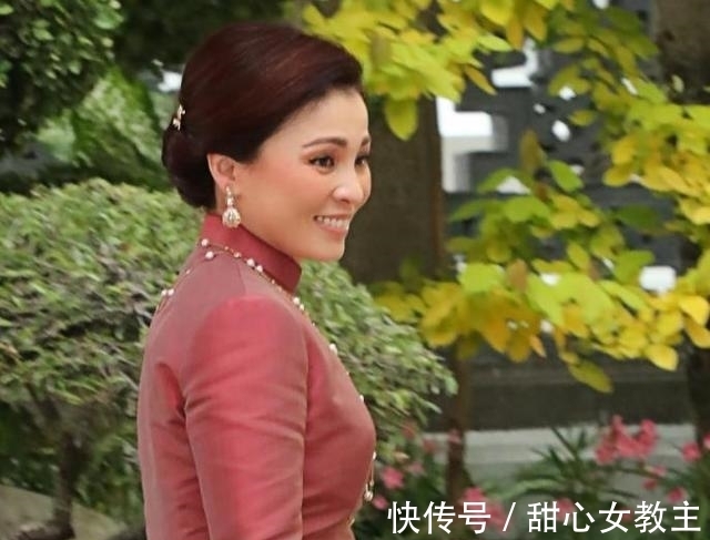 后位&44岁苏提达有谋略,把诗妮娜困在行宫中,挤走众多对手坐稳后位