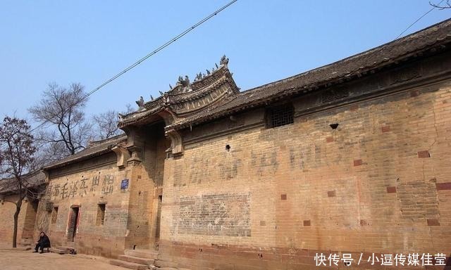 物是人非|洼地里的红石寨,158年以来从未被外敌攻破,如今却物是人非