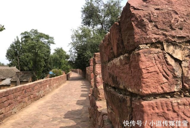 物是人非|洼地里的红石寨,158年以来从未被外敌攻破,如今却物是人非