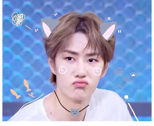 王一博主动“上交”百天照,粉丝表示酷盖这转变跟不上~